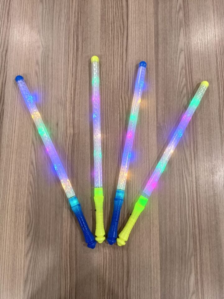 IŞIKLI RENKLİ ÇUBUKLAR 48 CM (IŞIKLI SOPA)KL.300