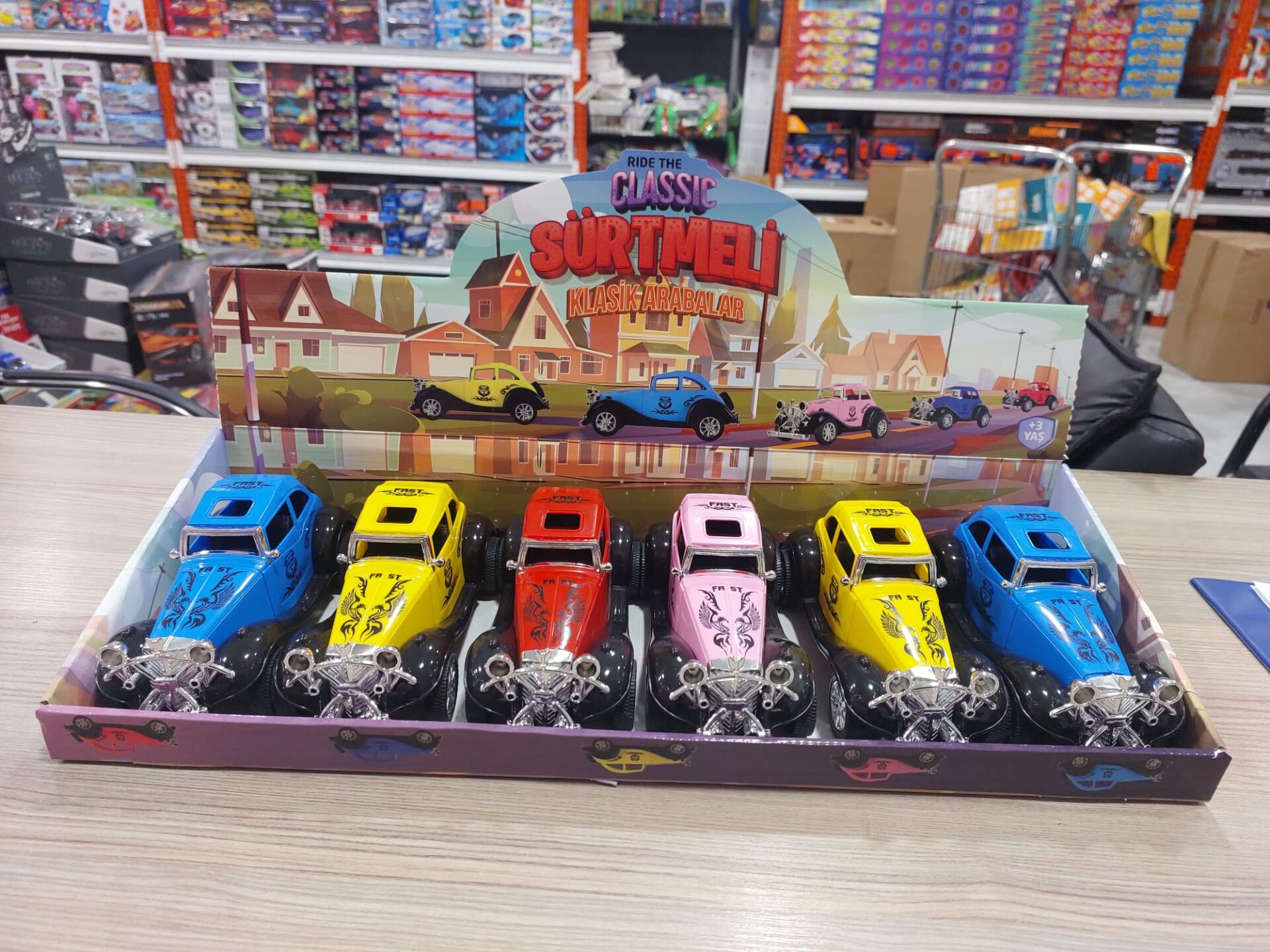 DİSPLAYDE 6 LI SÜRTMELİ KLASİK ARABA PK:6 KL.144