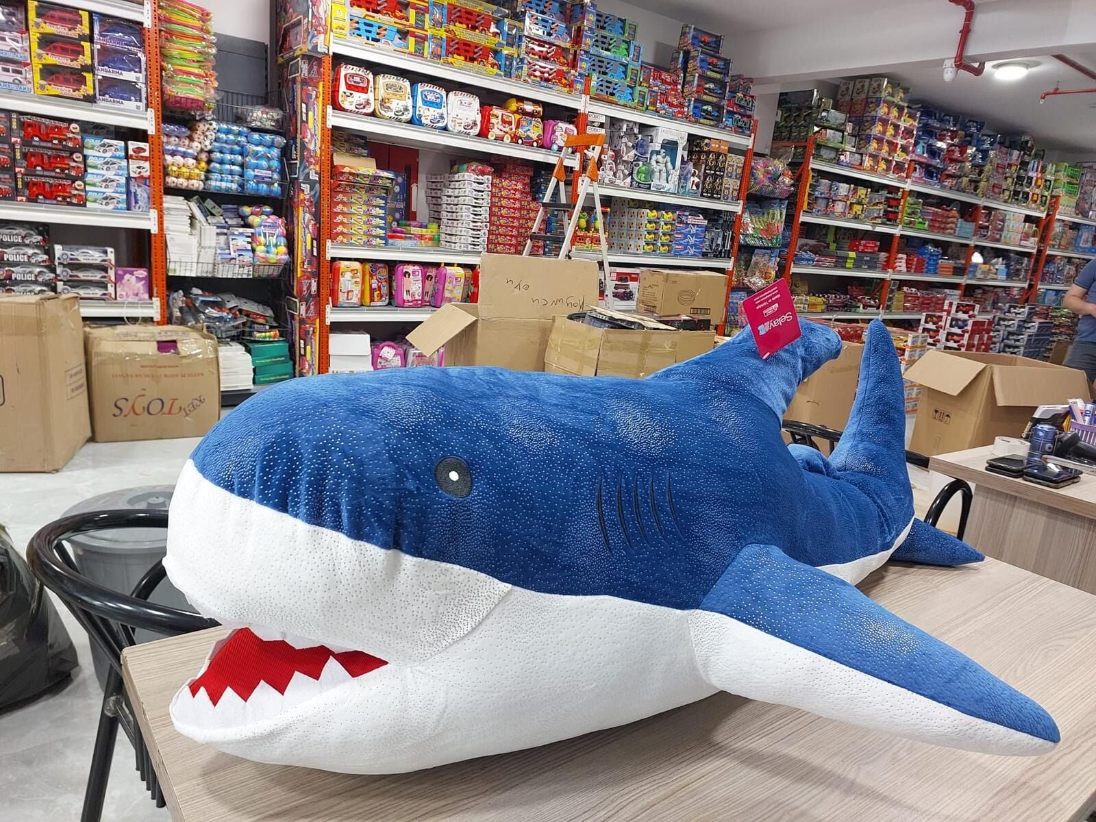 147 CM PELUŞ KÖPEK BALIĞI